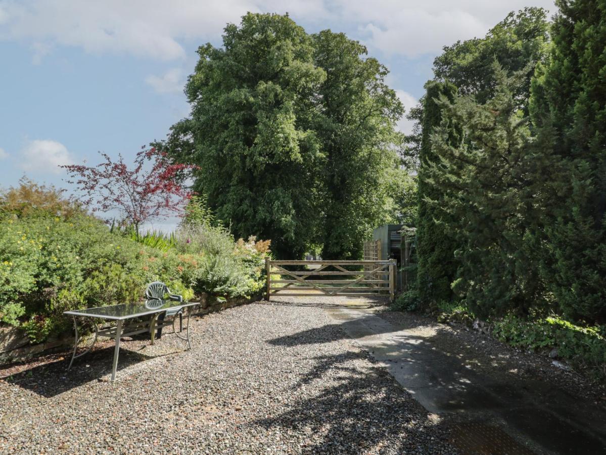 Trefoil Cottage Biggar Exterior photo